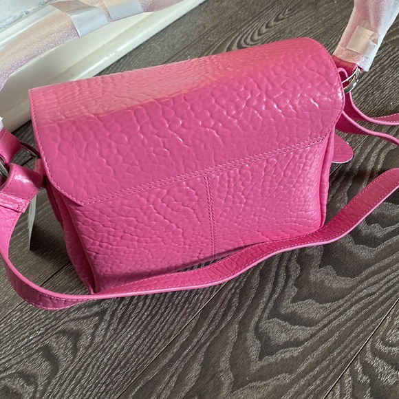 Brand new NUNOO hot pink handbag/crossbody bag - Picture 6 of 7